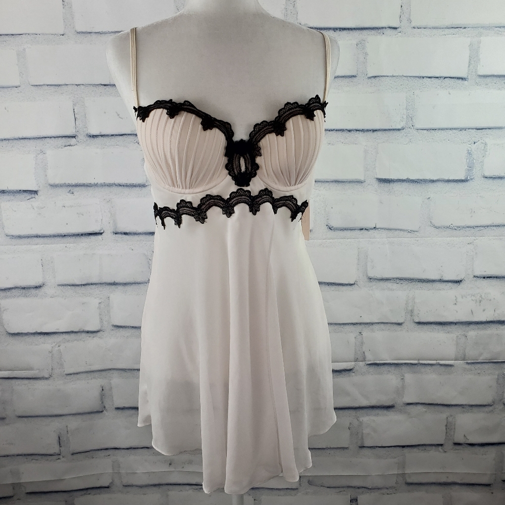 Linea Donatella light pink and black babydoll set